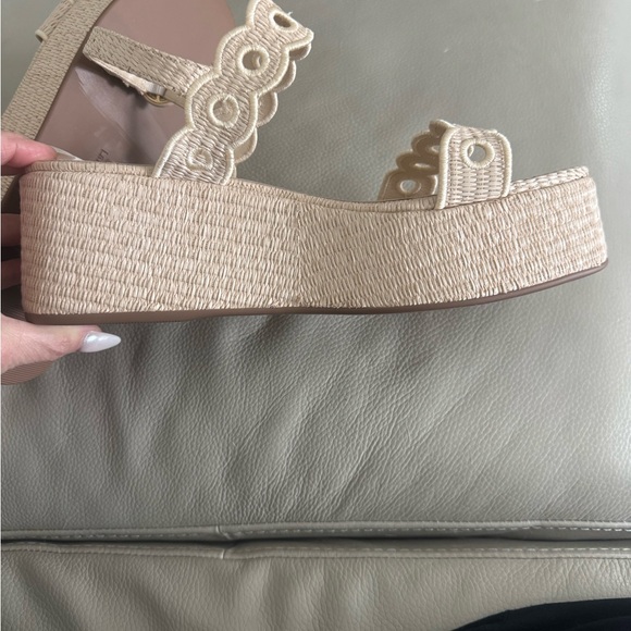 Larroudé
Florence Broderie Flatforms Platform Sandals size 11 NWOT - Picture 9 of 10